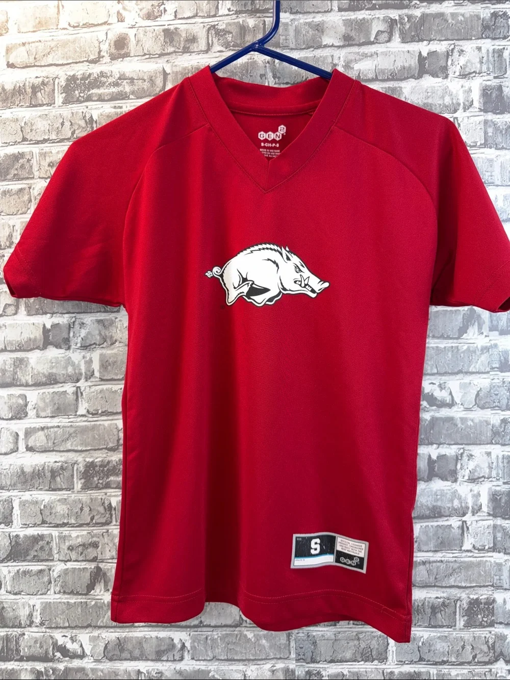Red Arkansas Razorbacks V-Neck Short Sleeve Shirt - Small